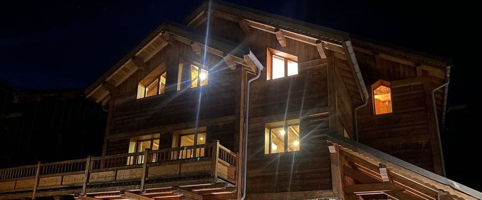 le chalet vue de nuit